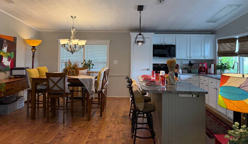 8108 Lakeview Dr N a Ellenton, FL Mobile or Manufactured Home for Sale
